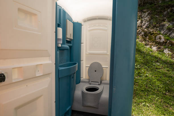Portable Toilet Options We Offer in Breckinridge Center, KY